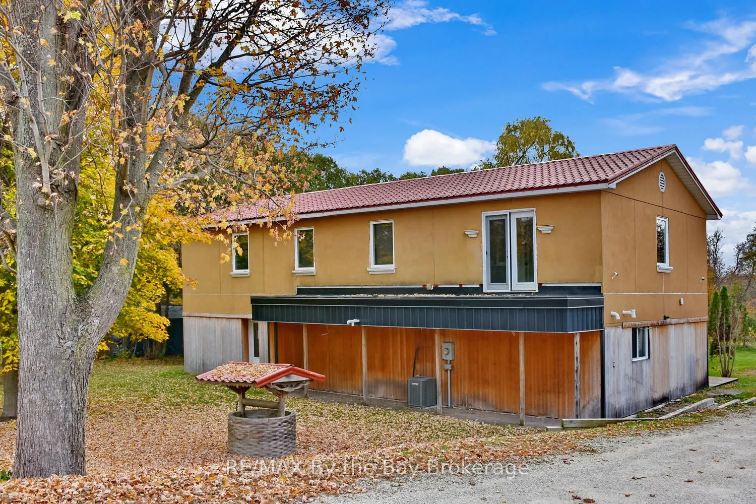 390 Mill St