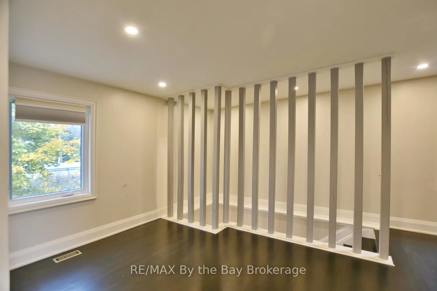 390 Mill St