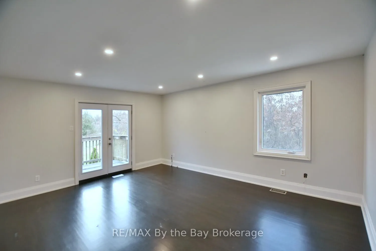390 Mill St