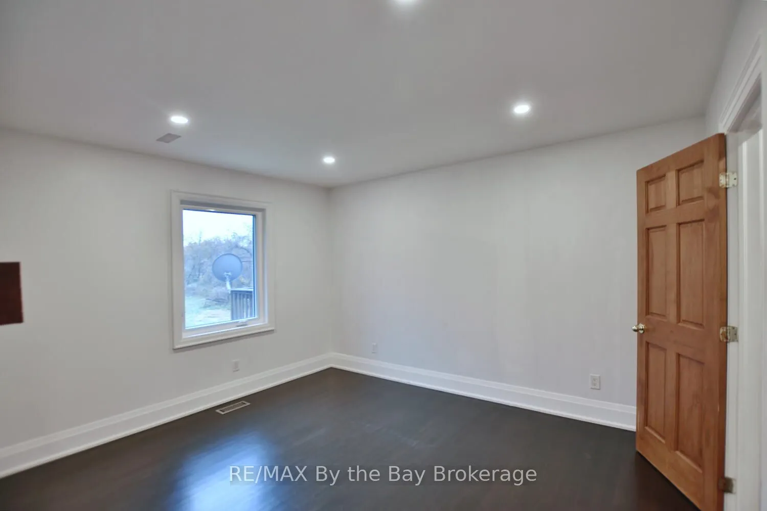 390 Mill St
