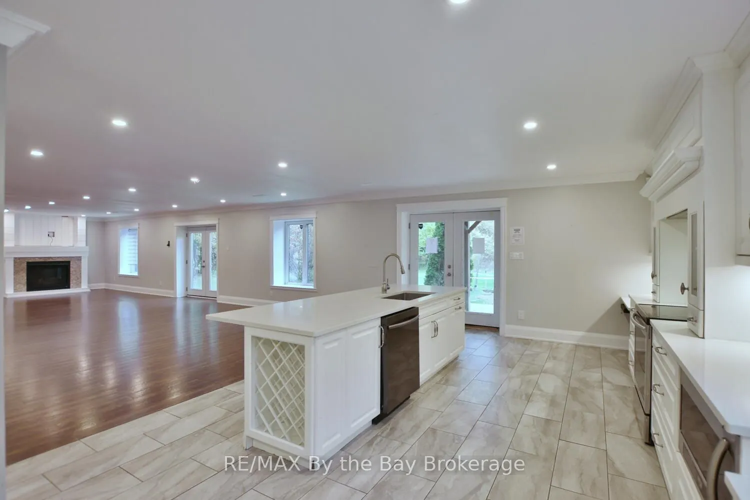 390 Mill St