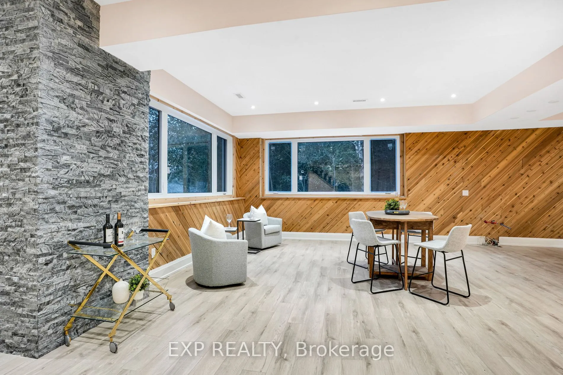 15 Glenview Heights Lane