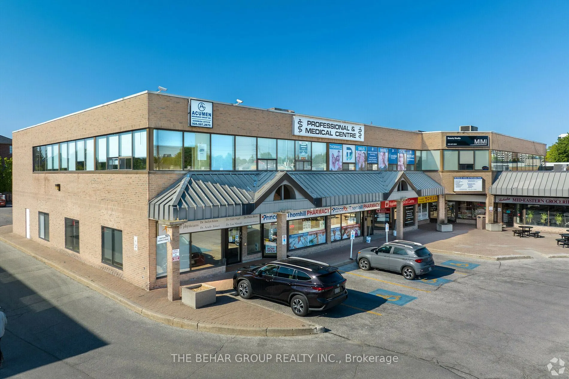 390 Steeles Avenue W, #208