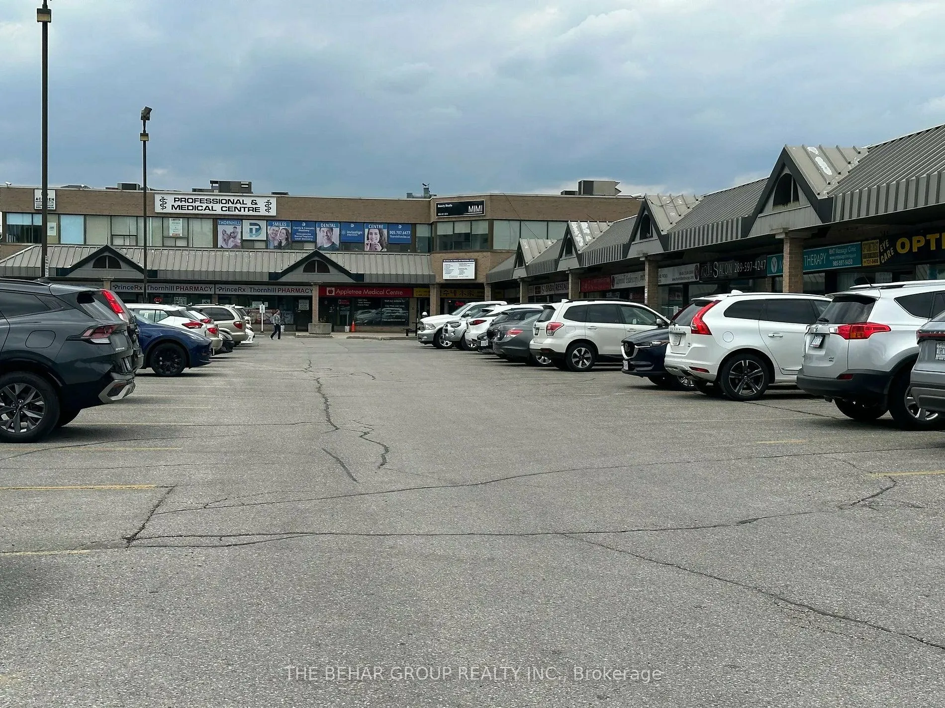 390 Steeles Avenue W, #208