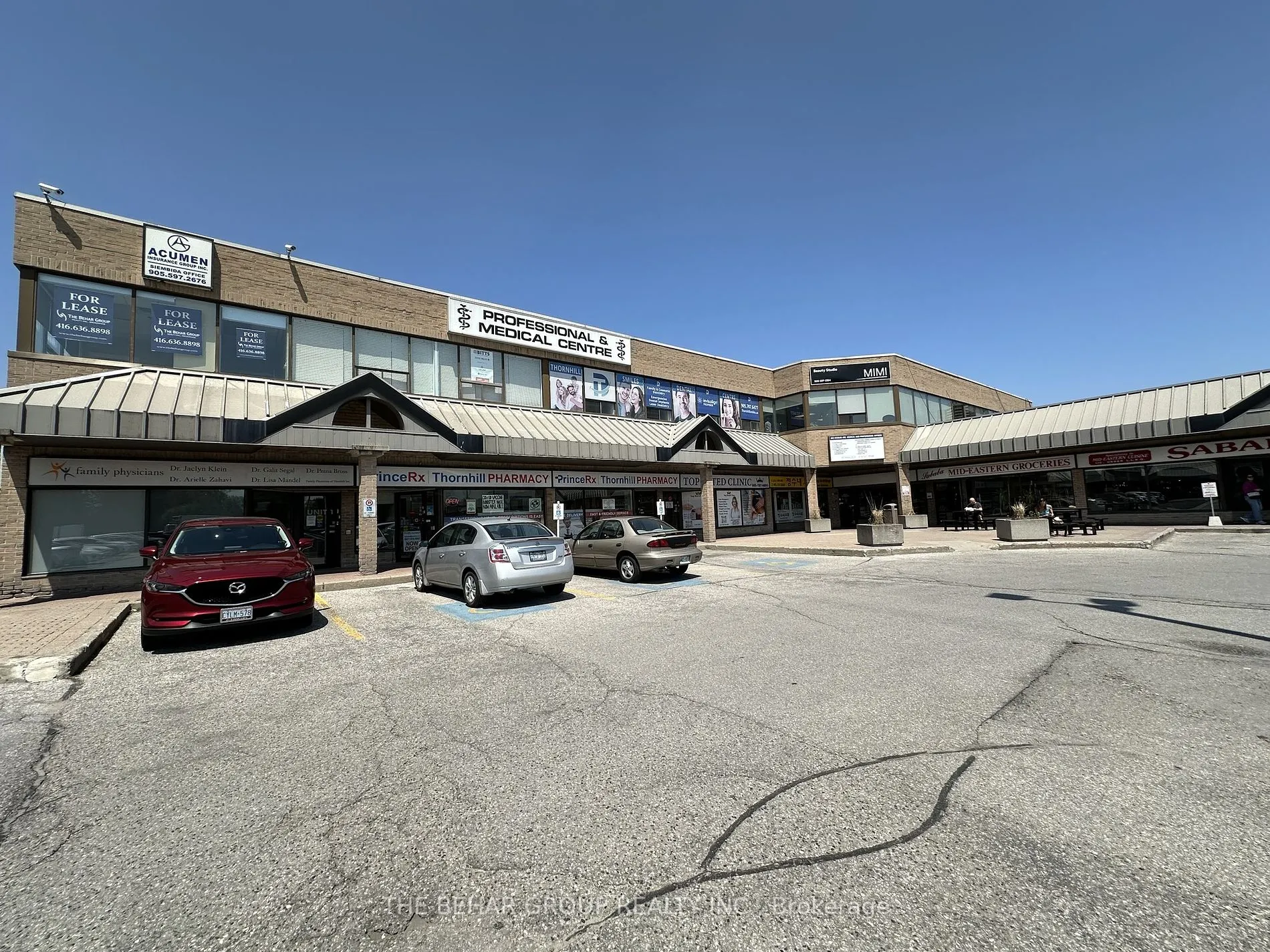 390 Steeles Avenue W, #208