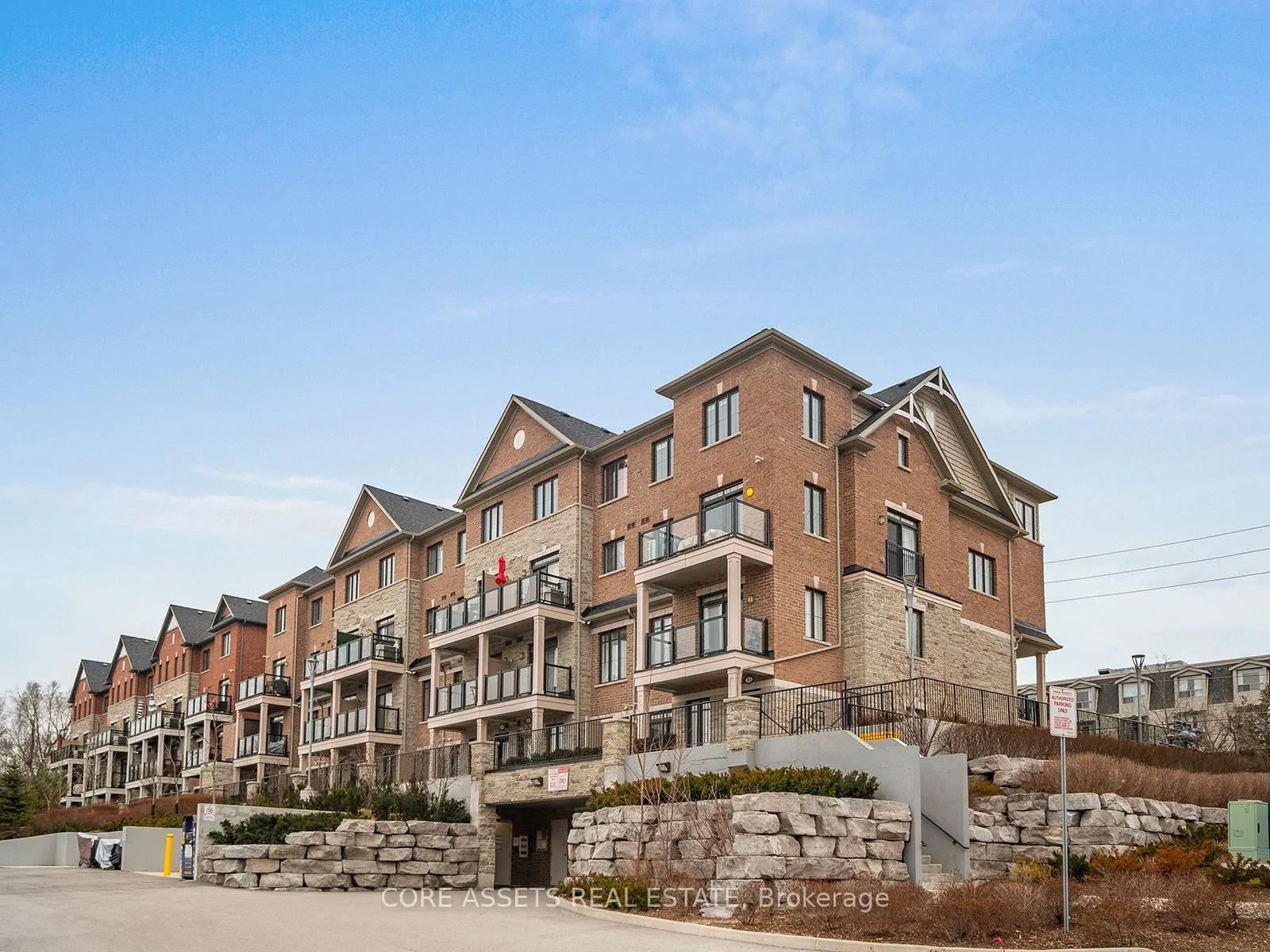 199 Pine Grove Rd, #304