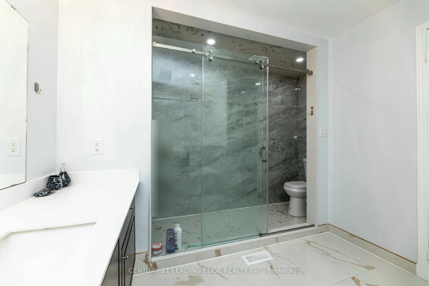 38 Roughley St