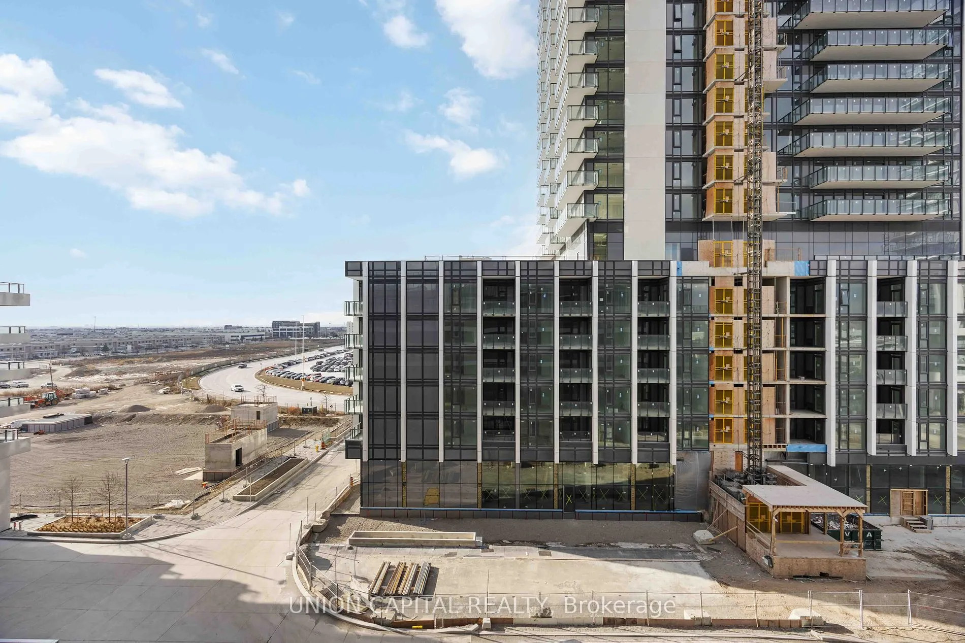 8960 Jane St, #519