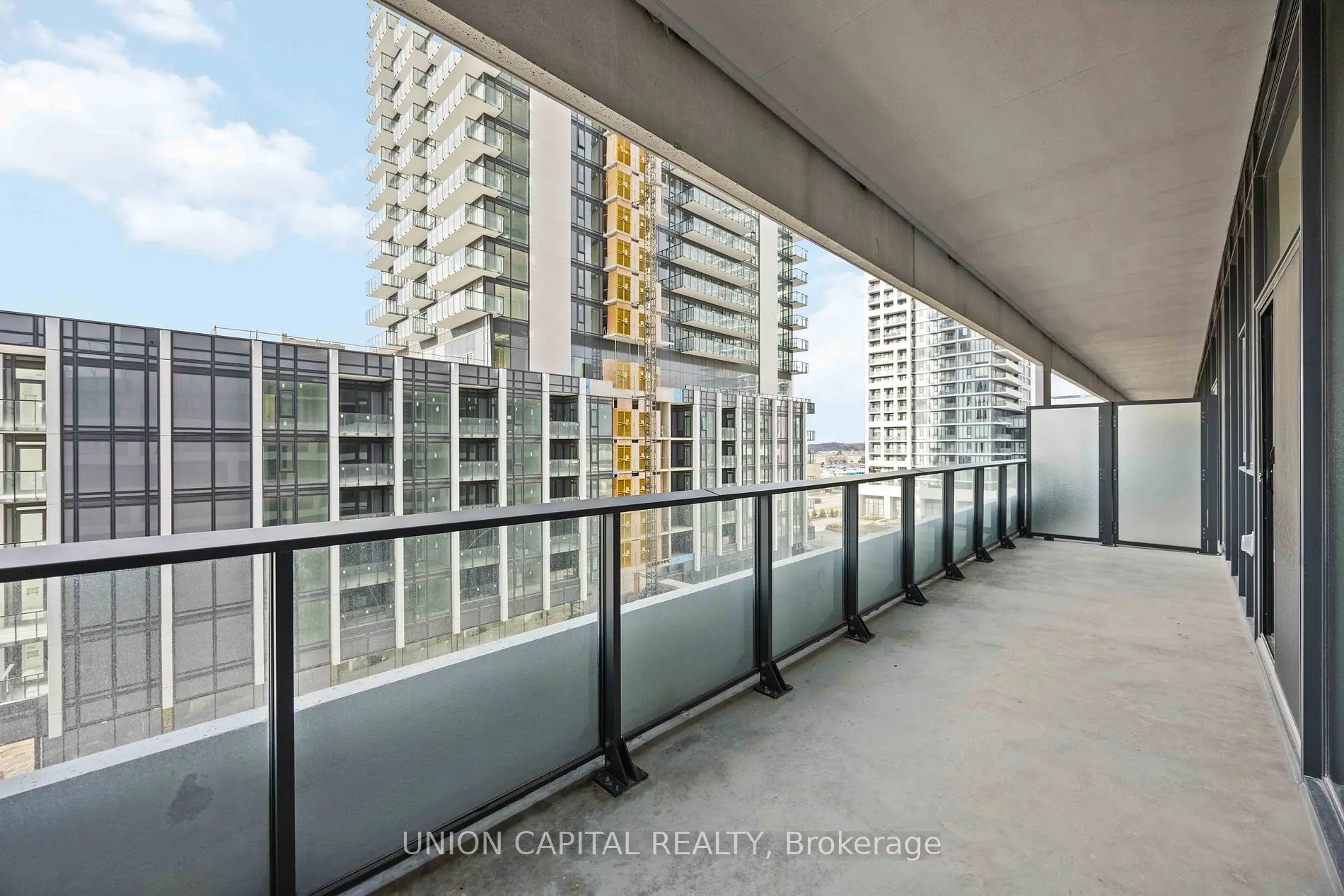 8960 Jane St, #519