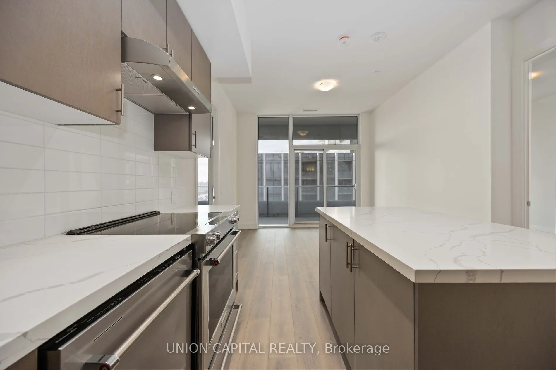 8960 Jane St, #519