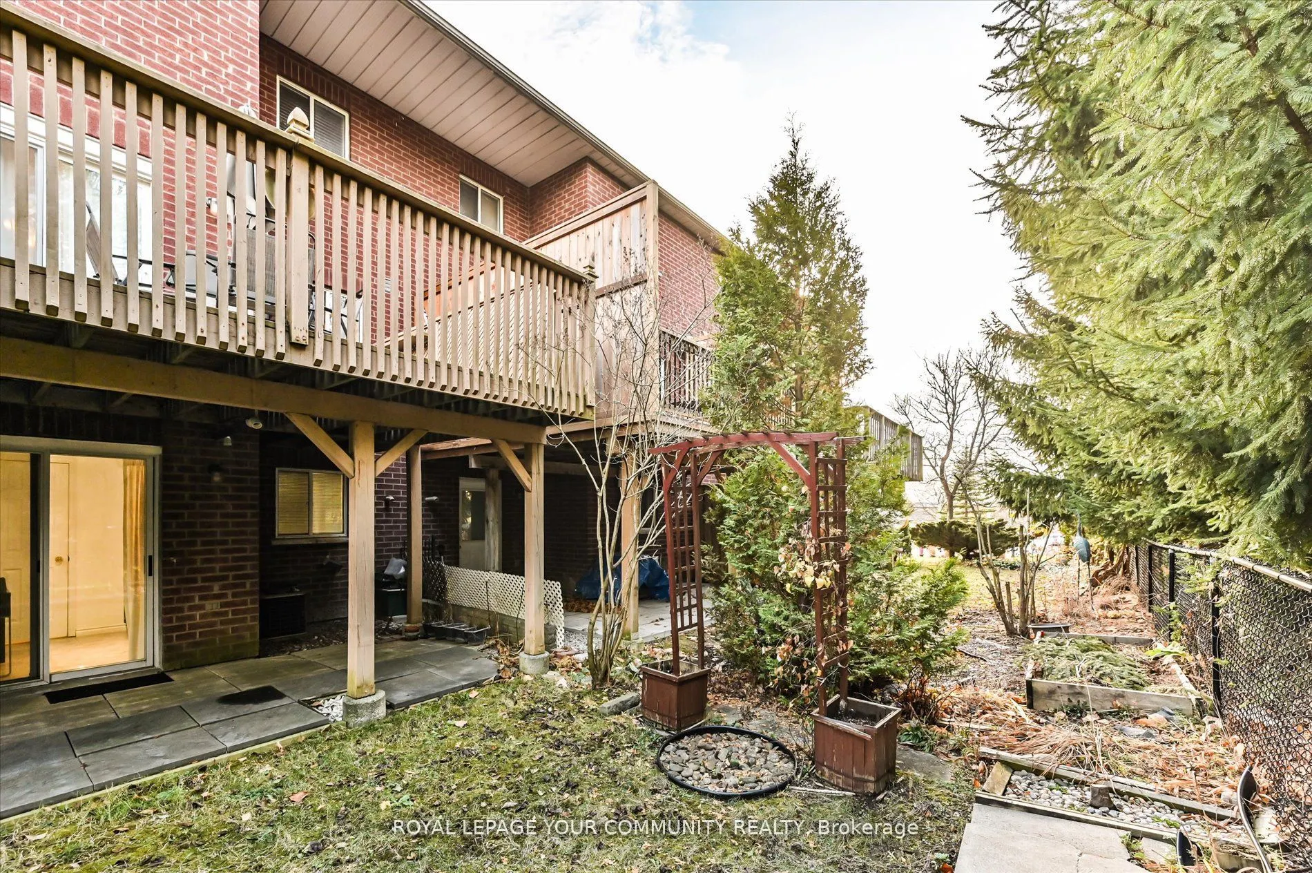 541 Bondi Ave