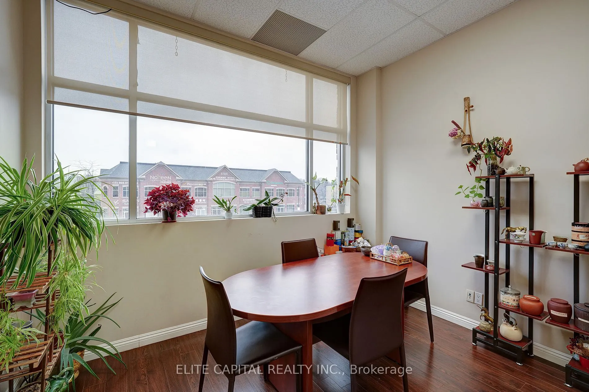 8787 Woodbine Ave, #221