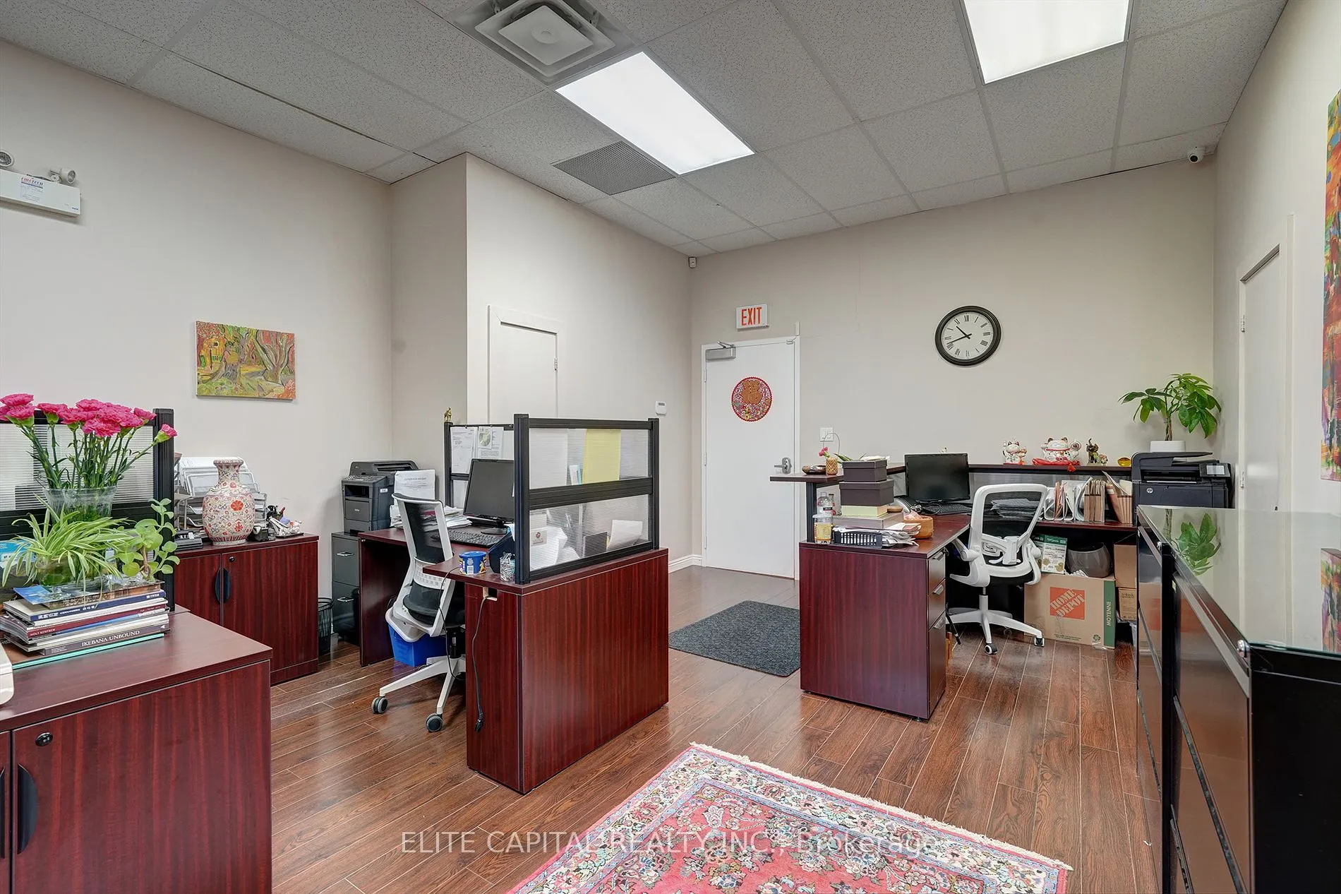 8787 Woodbine Ave, #221