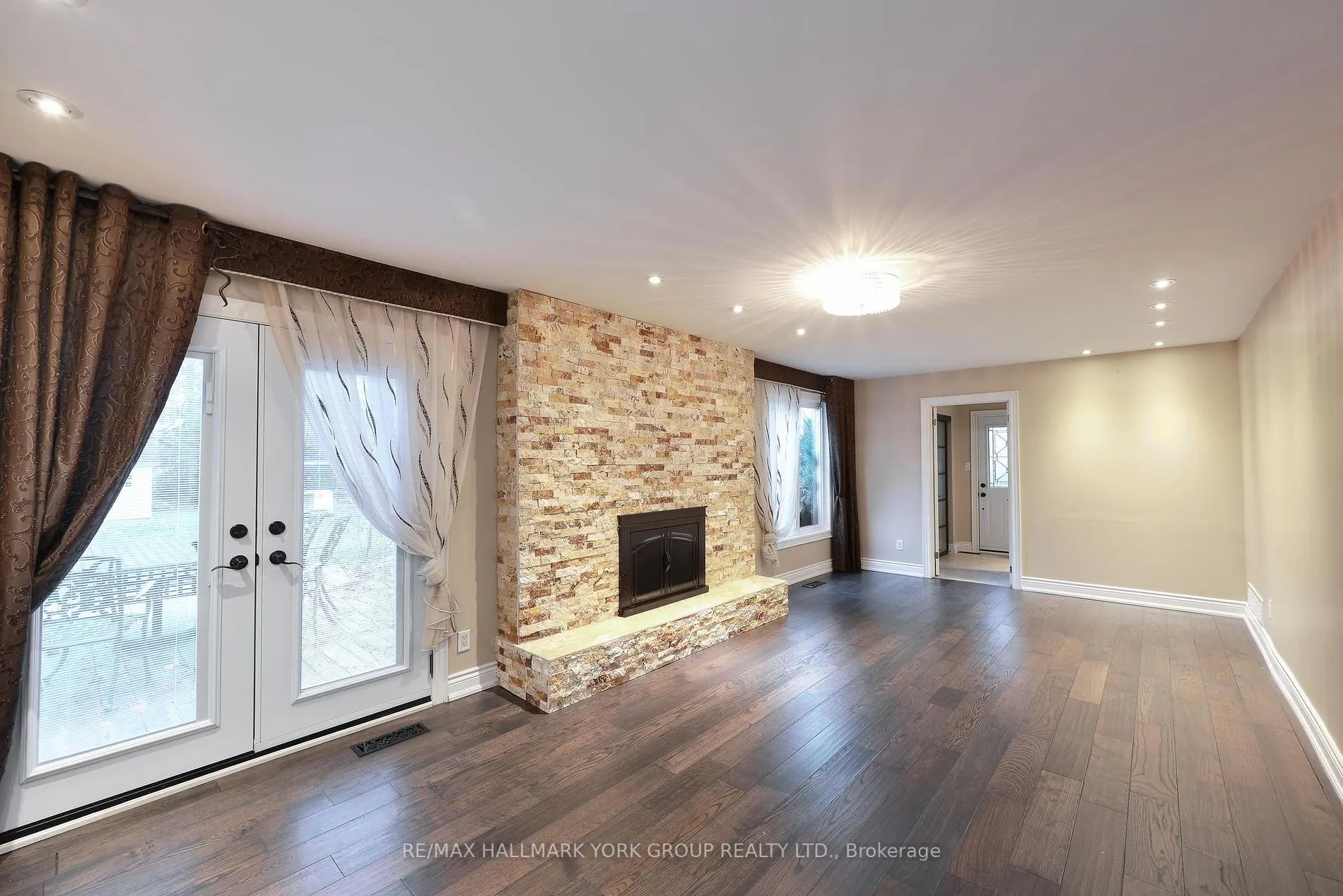 225 Patricia Dr