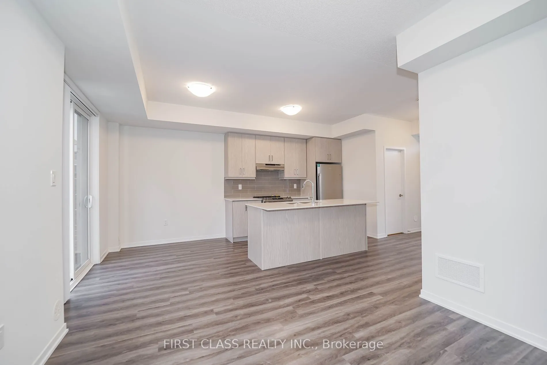 27 Mable Smith Way, #333