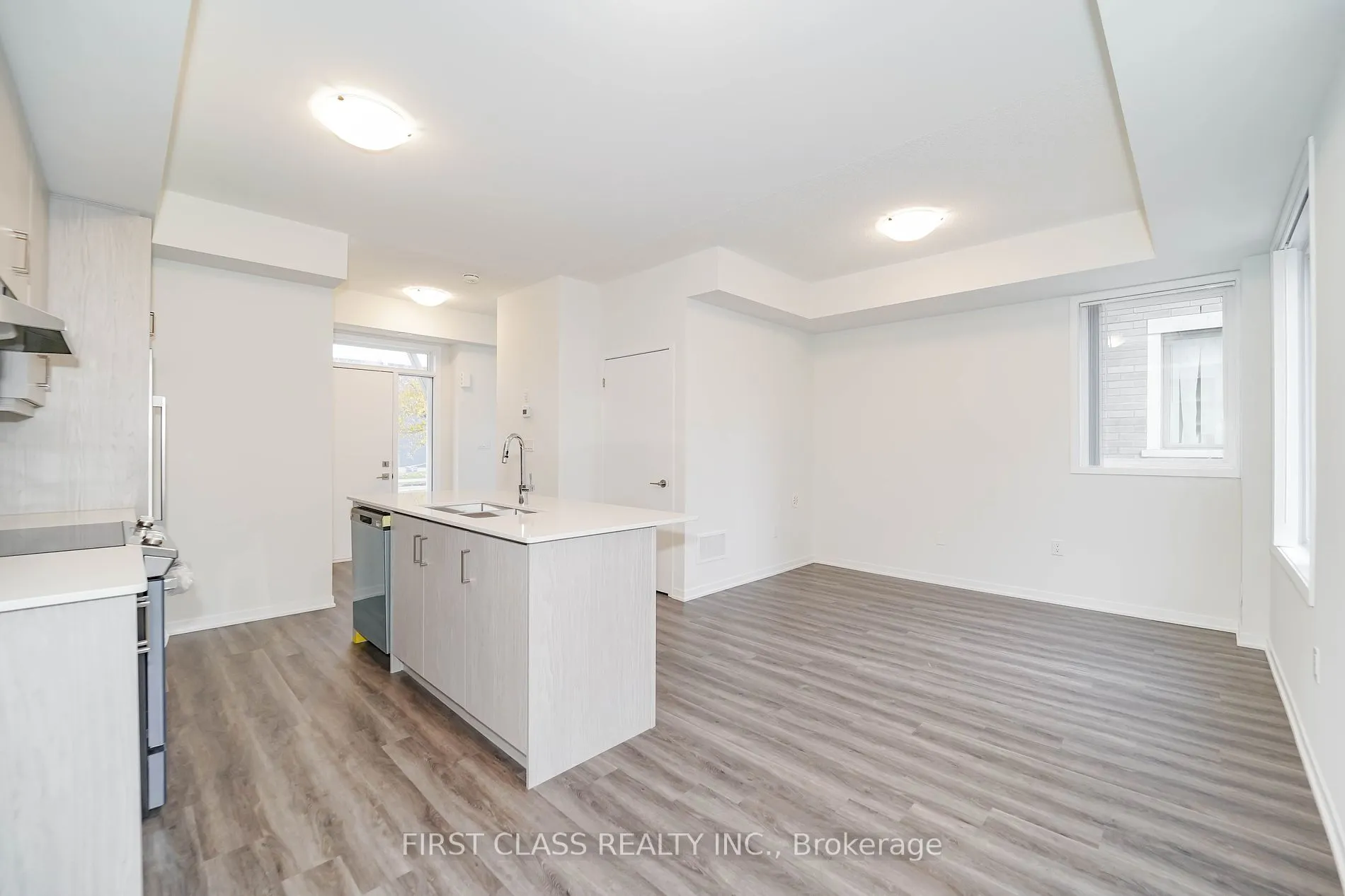 27 Mable Smith Way, #333