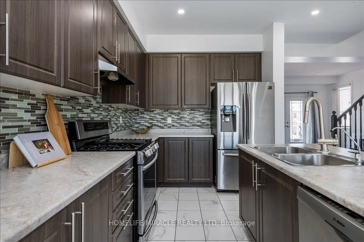 12 Janes Cres