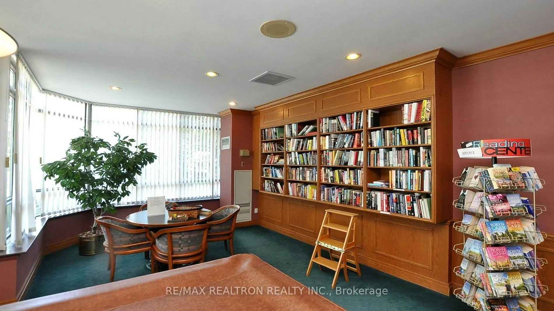 610 Bullock Dr, #1015