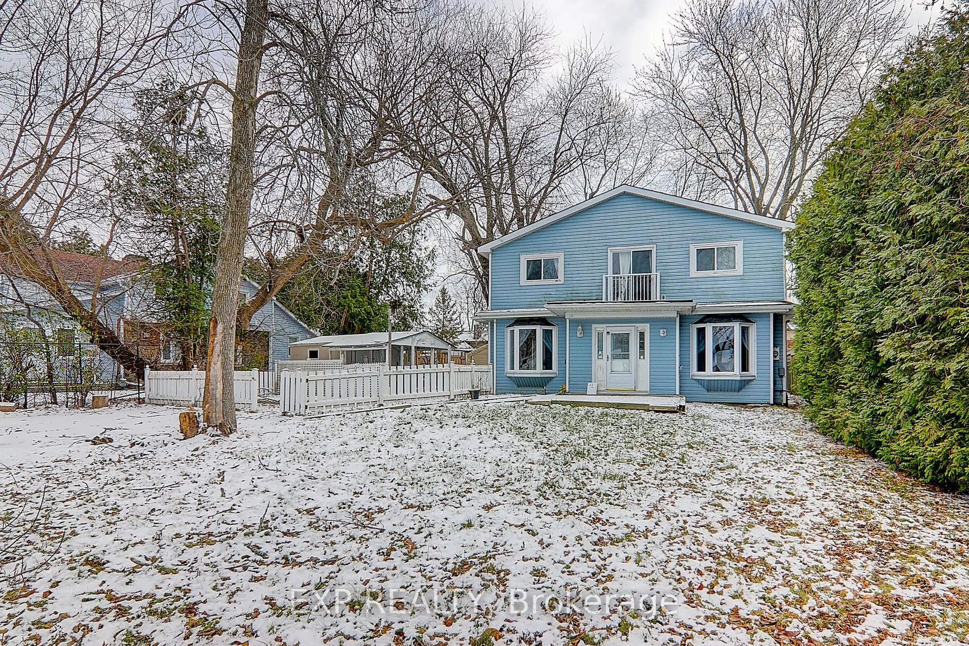 433 Lake Dr E