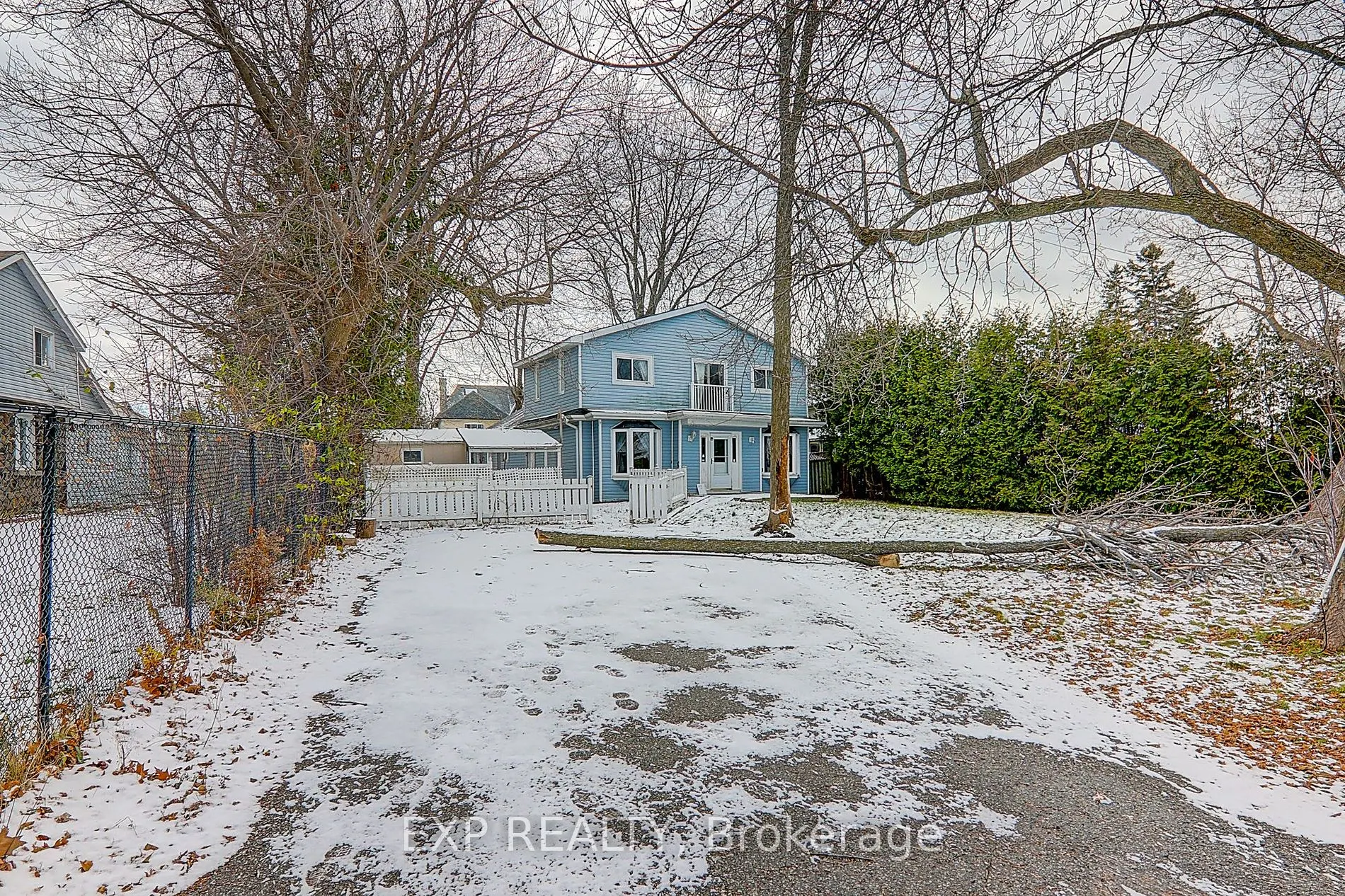 433 Lake Dr E