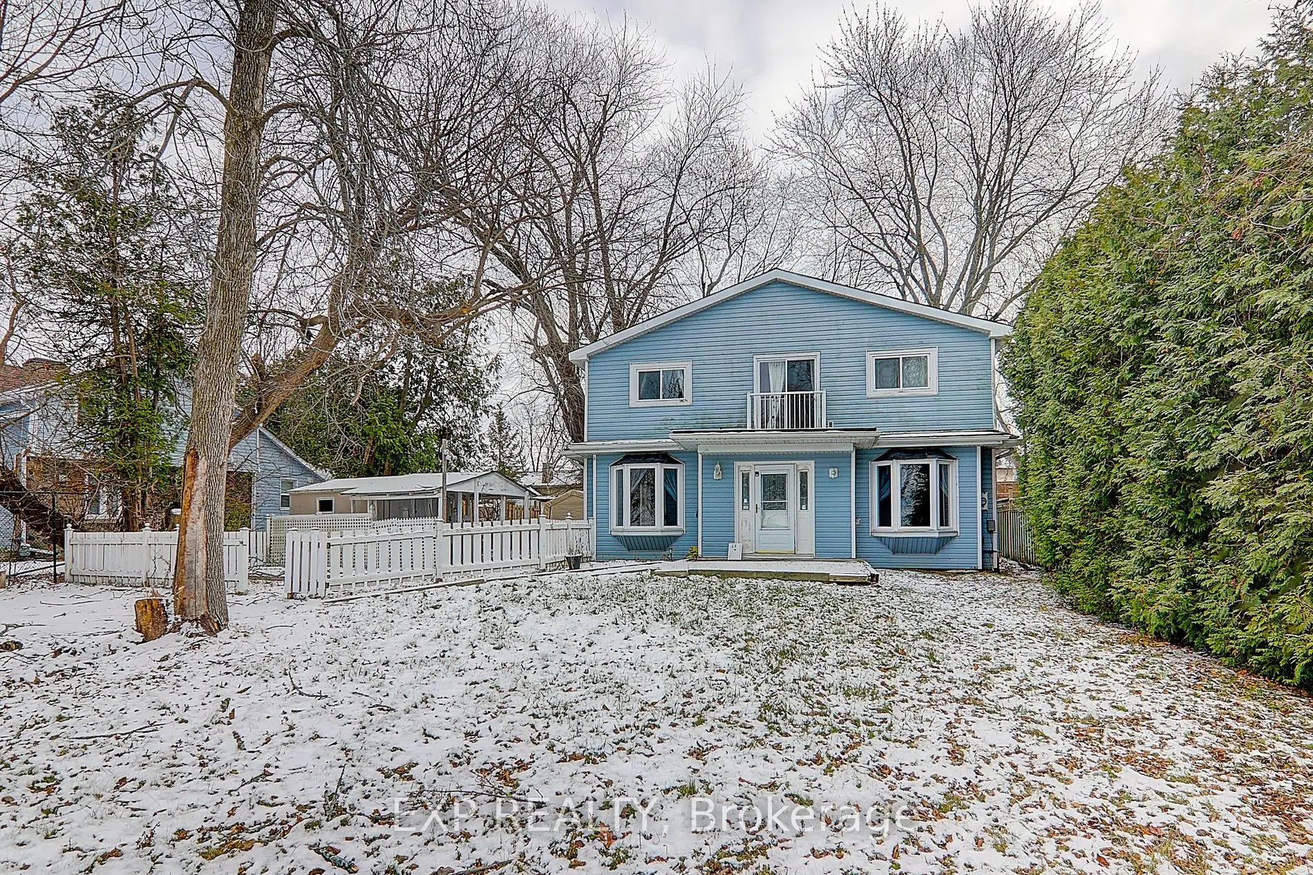 433 Lake Dr E