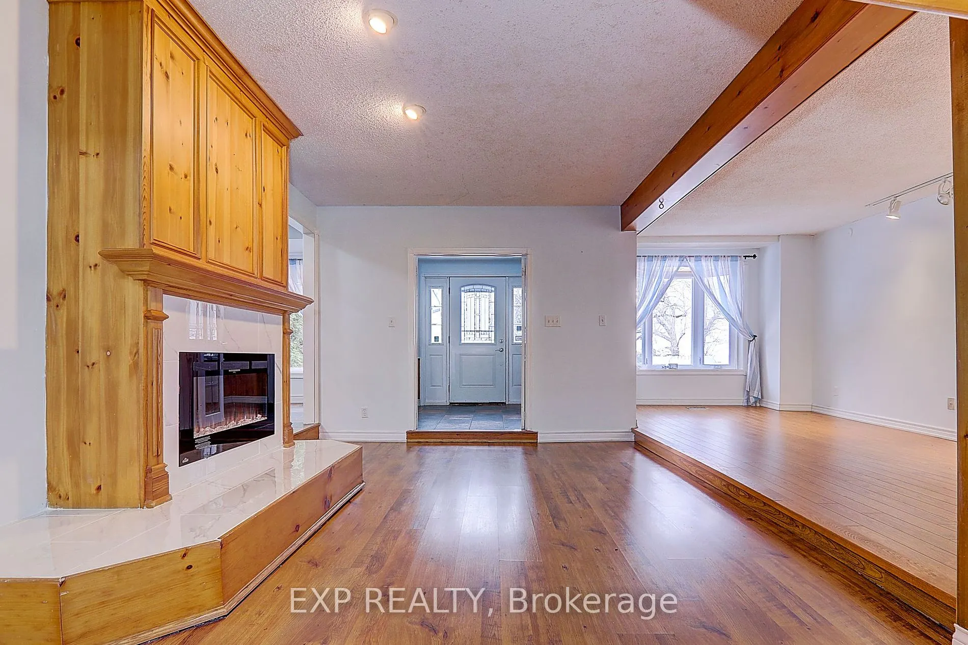 433 Lake Dr E
