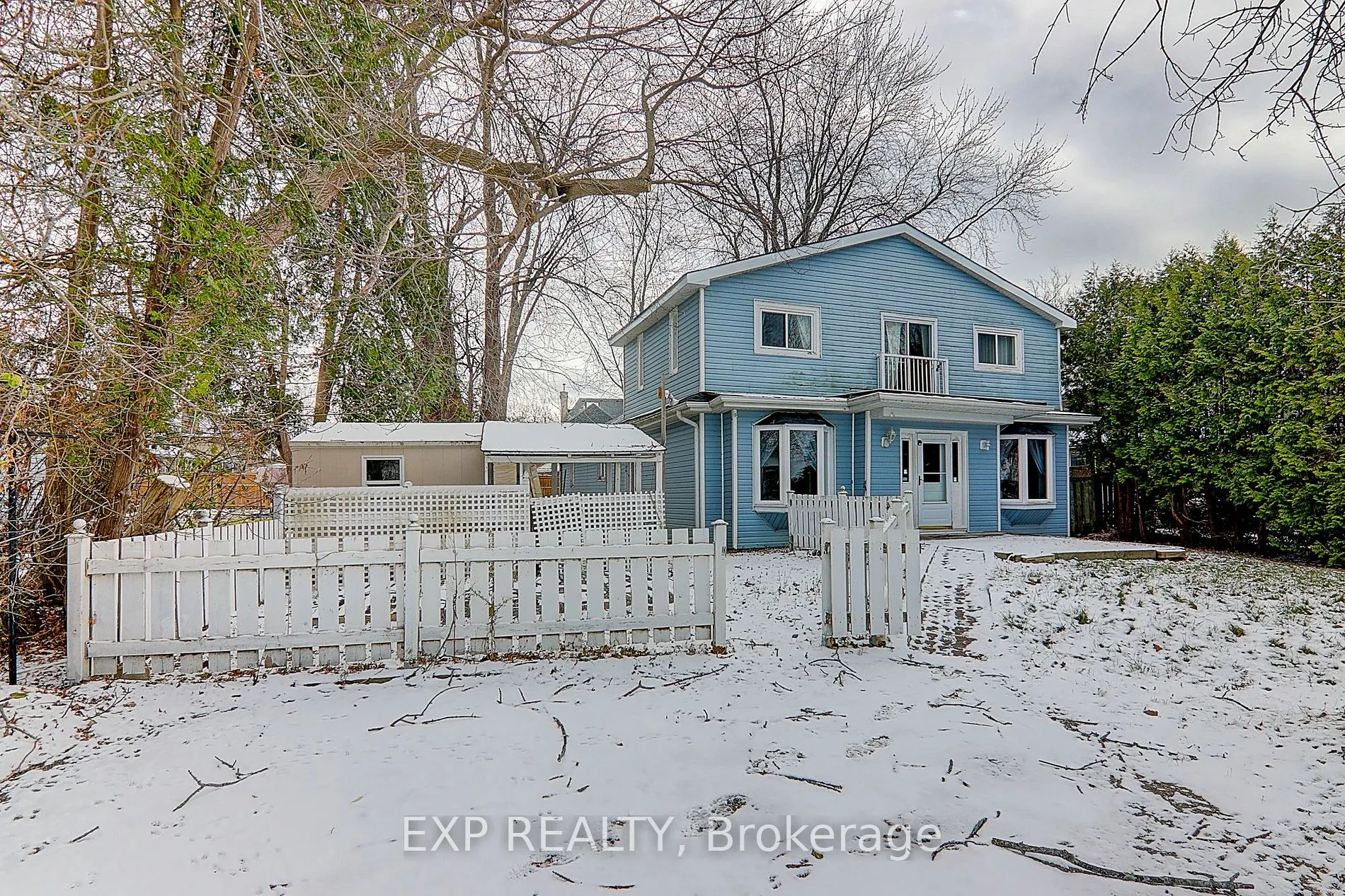 433 Lake Dr E