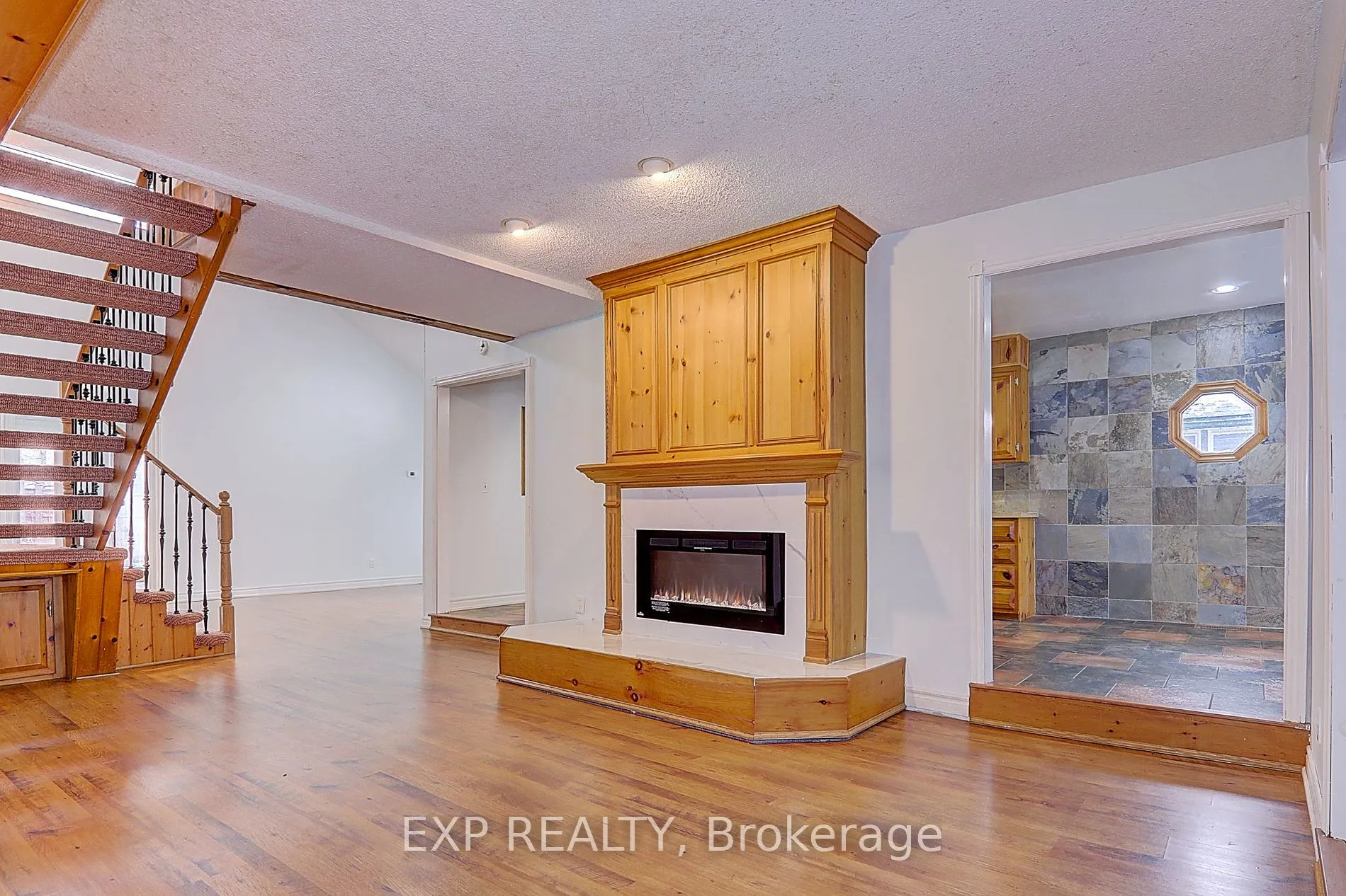 433 Lake Dr E