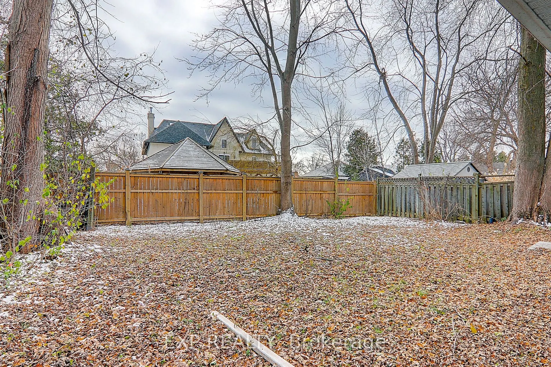 433 Lake Dr E
