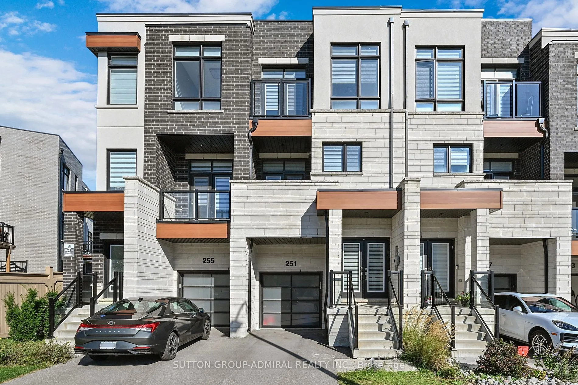 251 Thomas Cook Ave