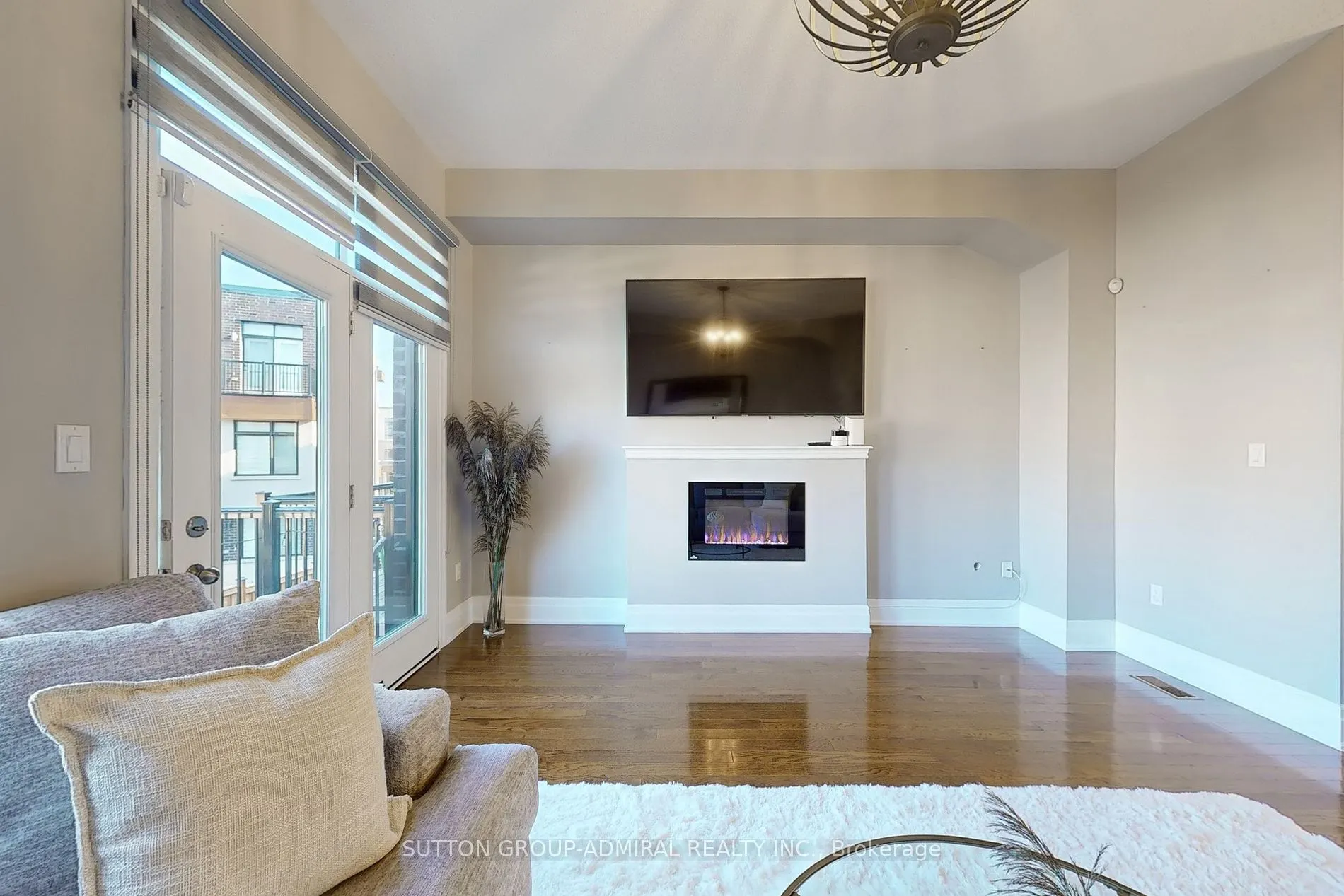 251 Thomas Cook Ave