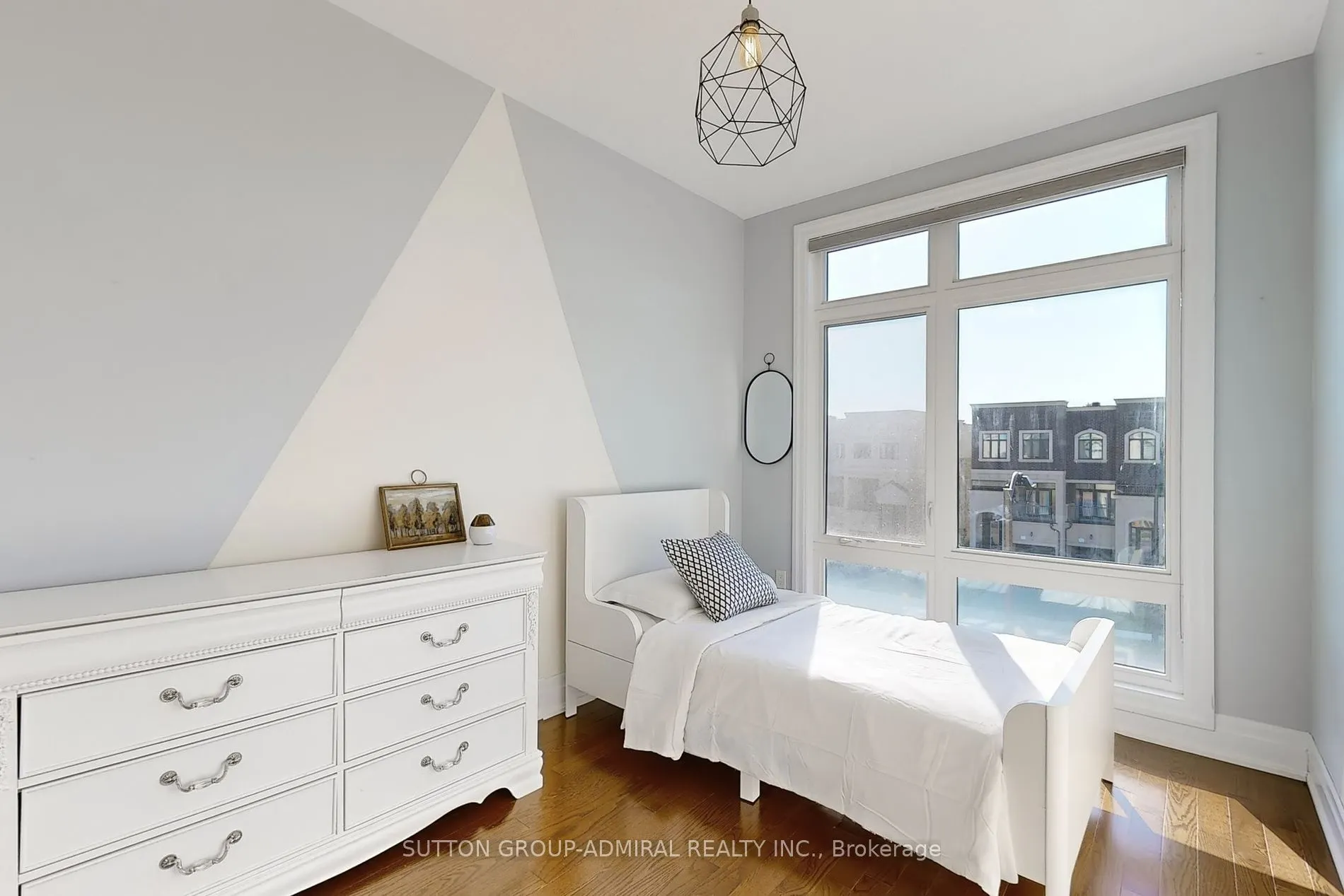 251 Thomas Cook Ave