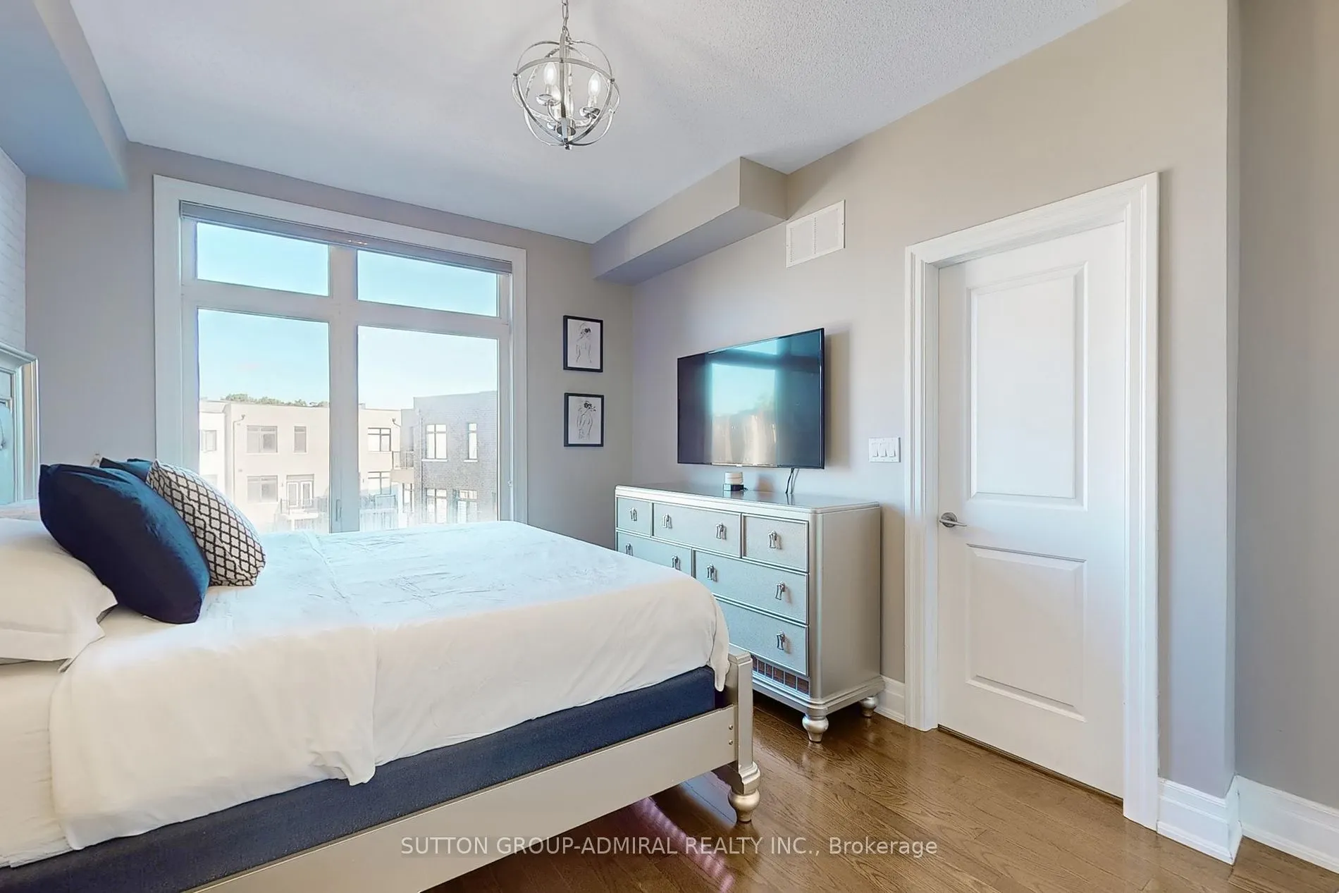 251 Thomas Cook Ave