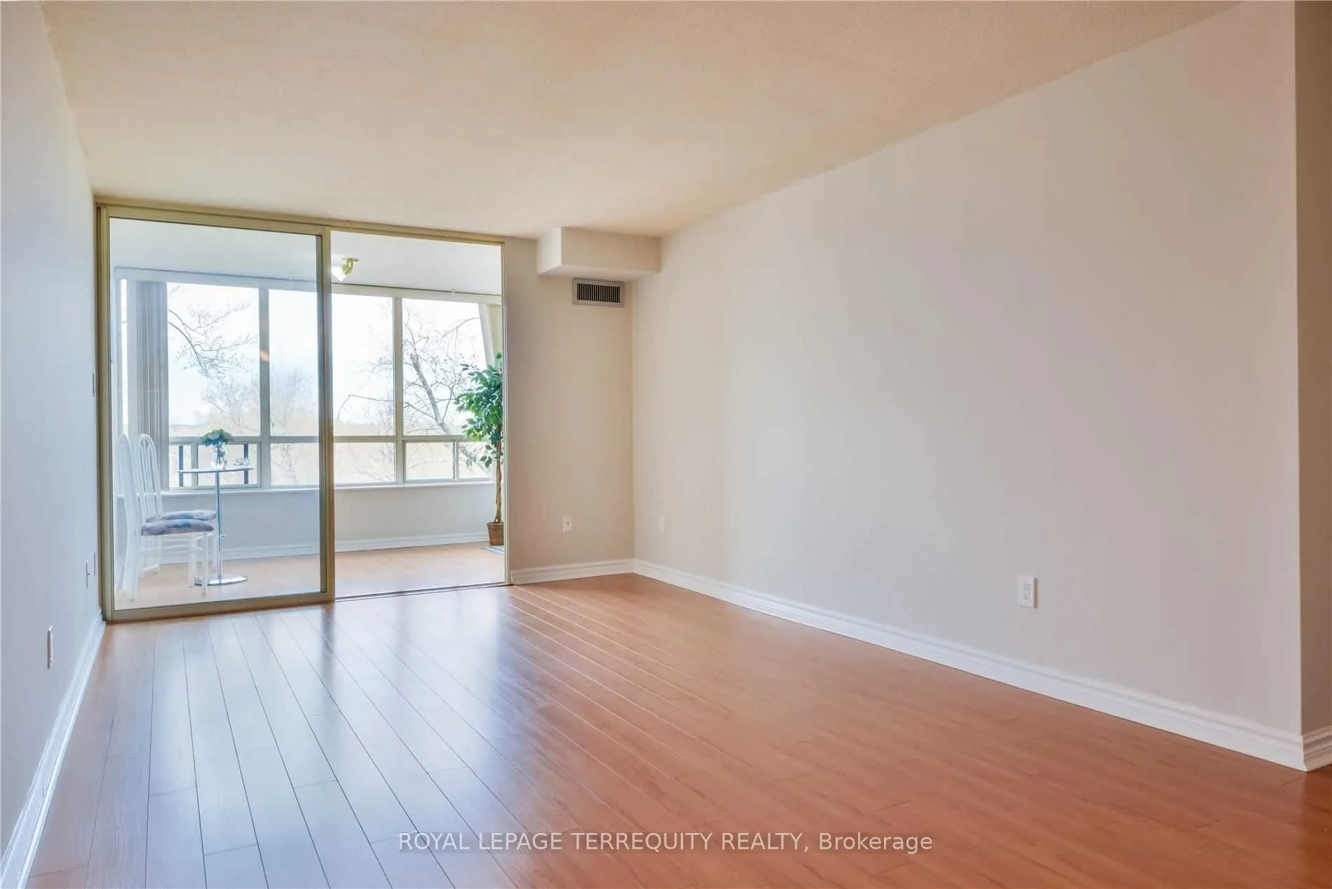 8501 Bayview Ave, #408