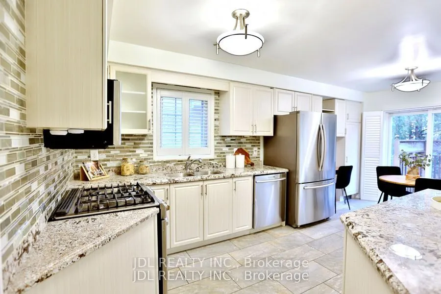 135 Stonebriar Dr