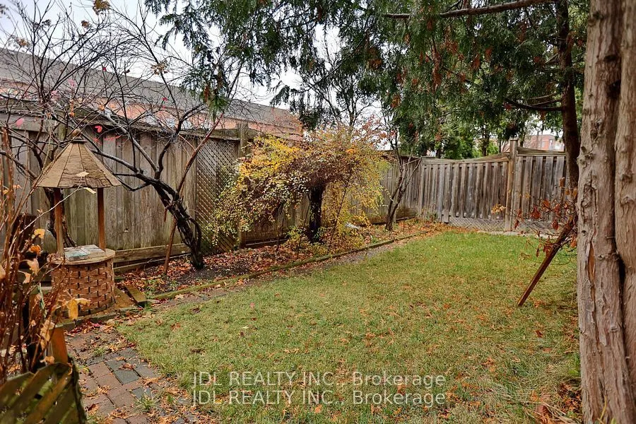 135 Stonebriar Dr