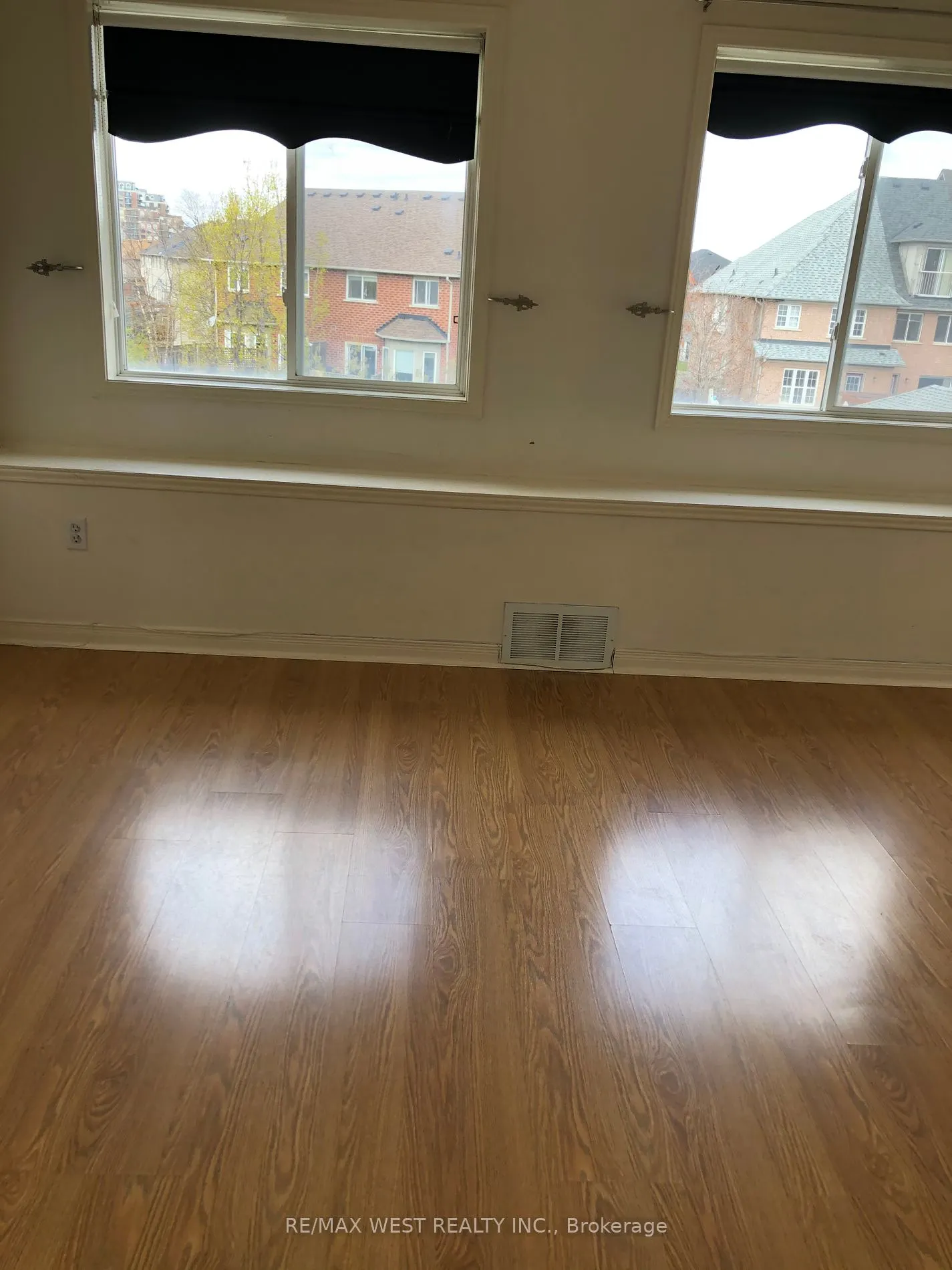 162 Bantry Ave