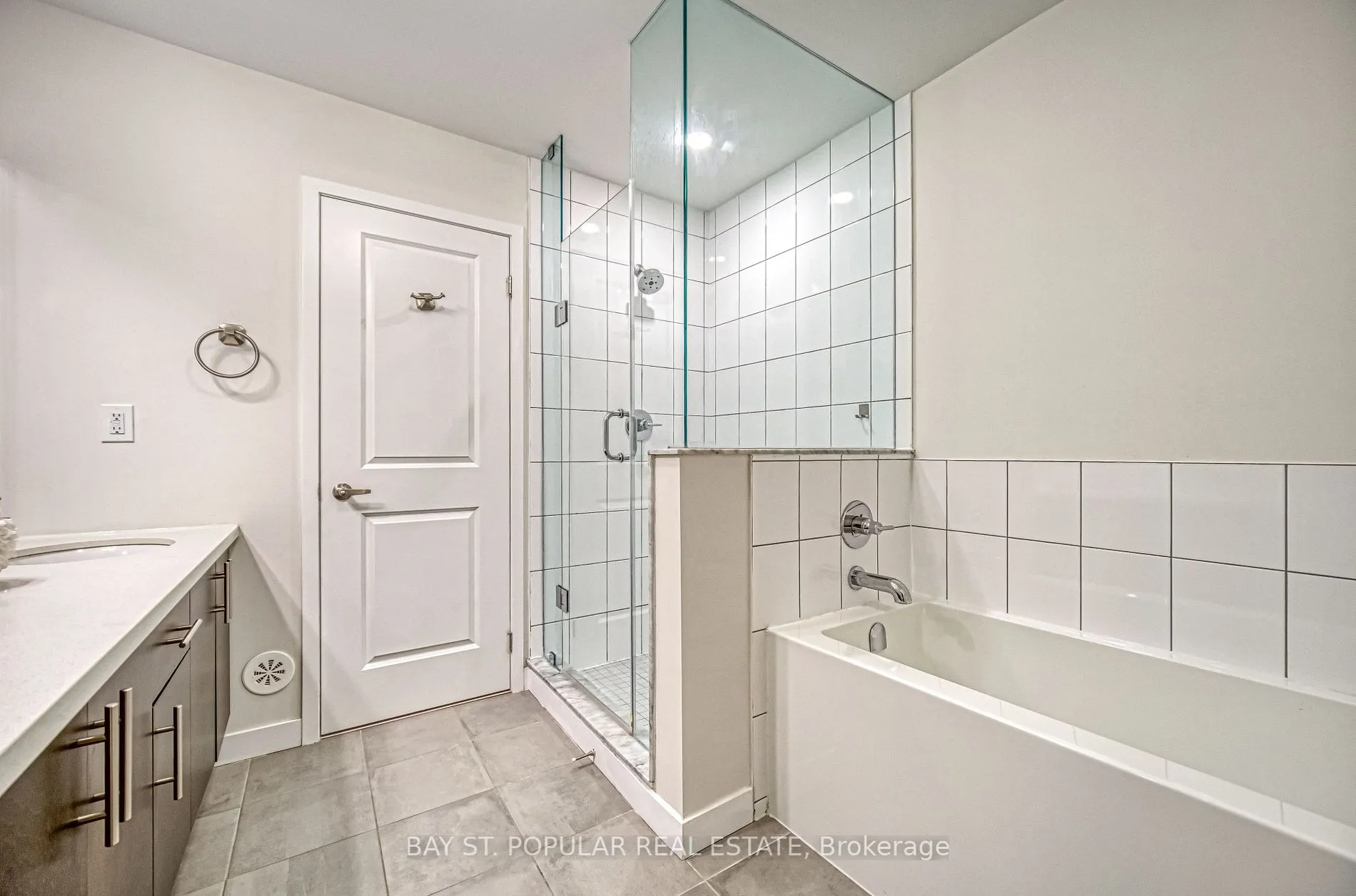 17 James Noble Lane, #106
