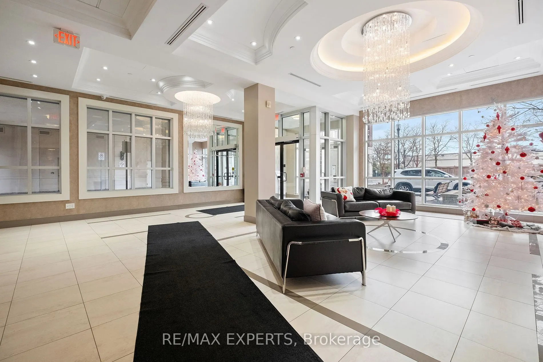 2396 Major Mackenzie Dr W, #103