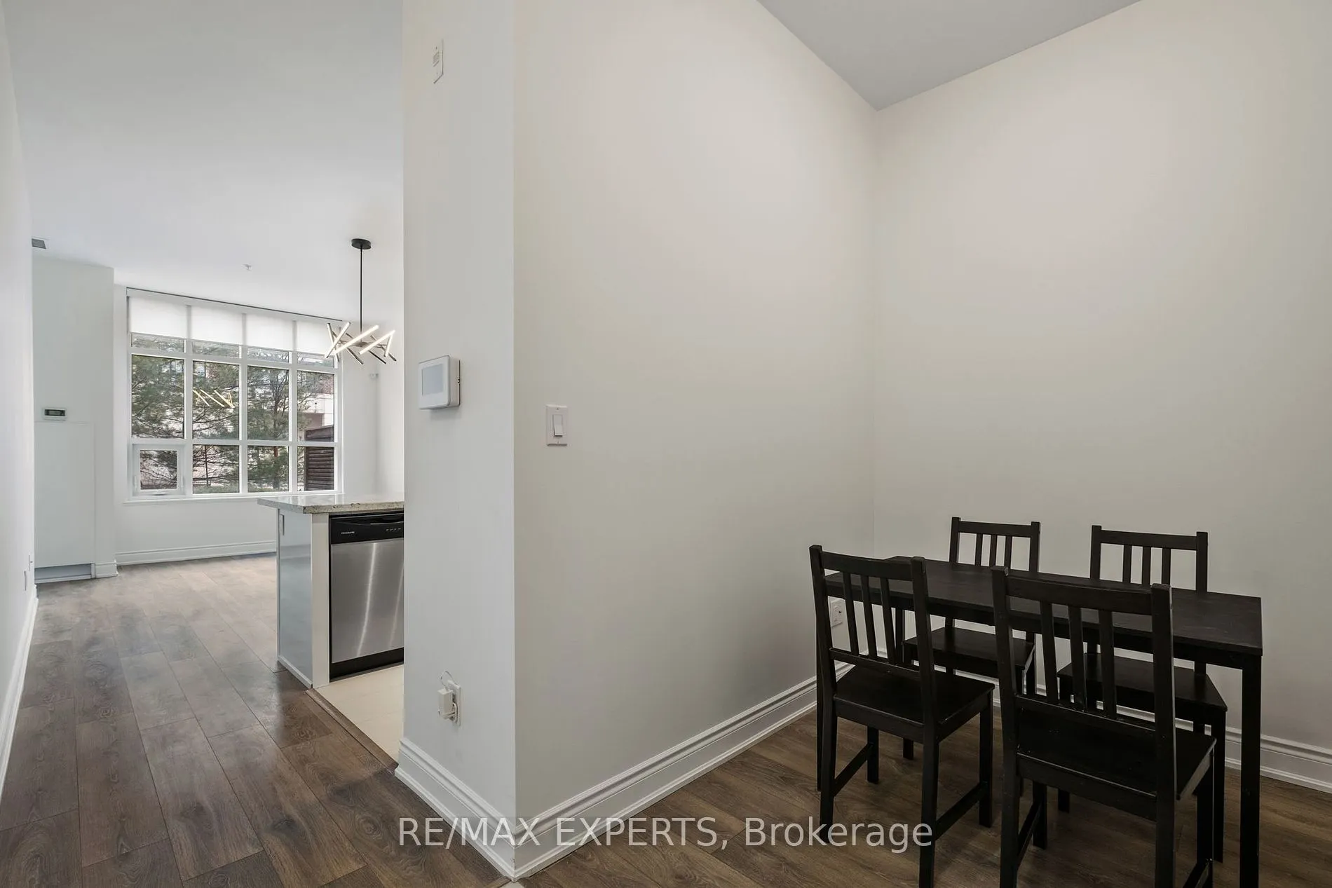 2396 Major Mackenzie Dr W, #103