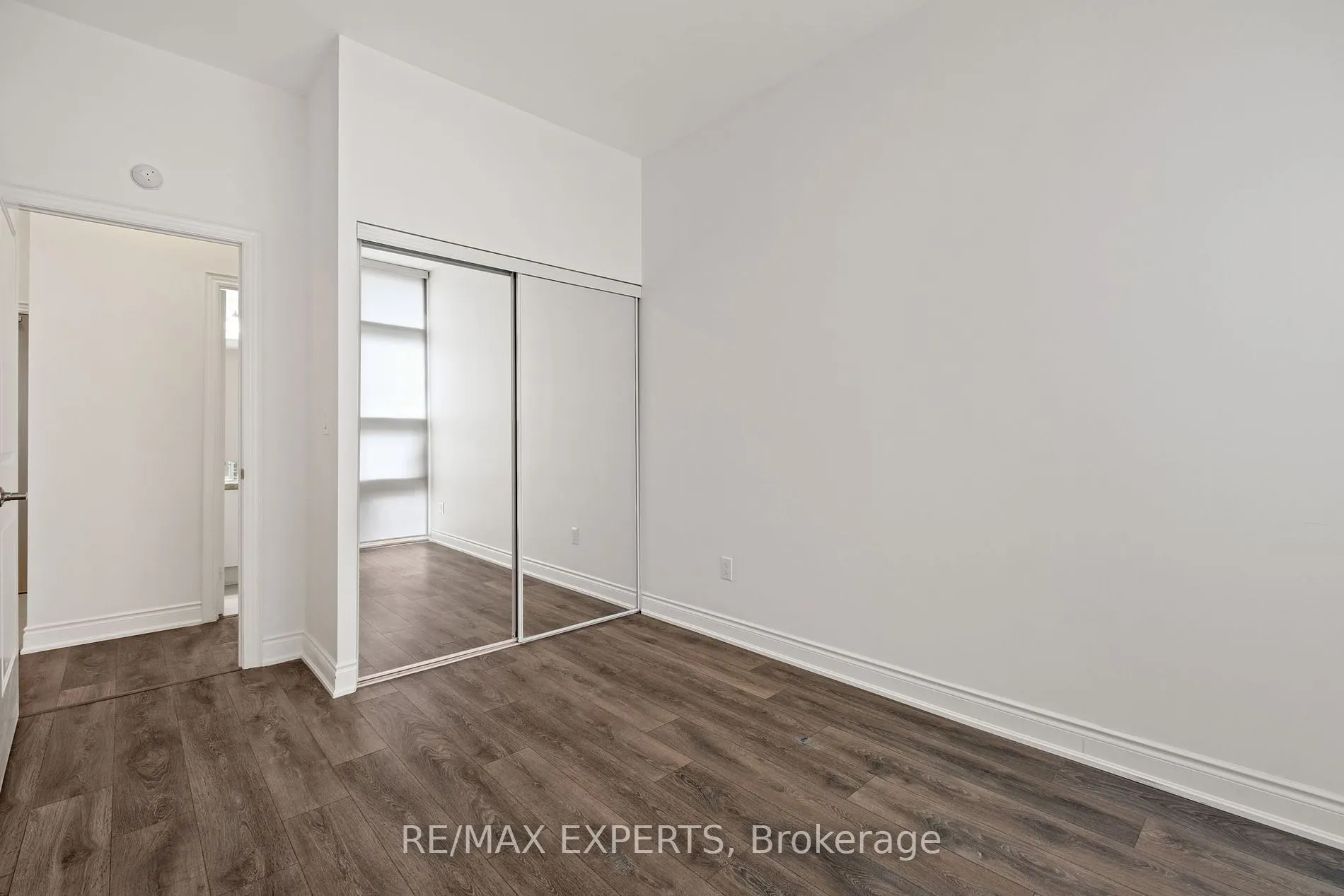 2396 Major Mackenzie Dr W, #103
