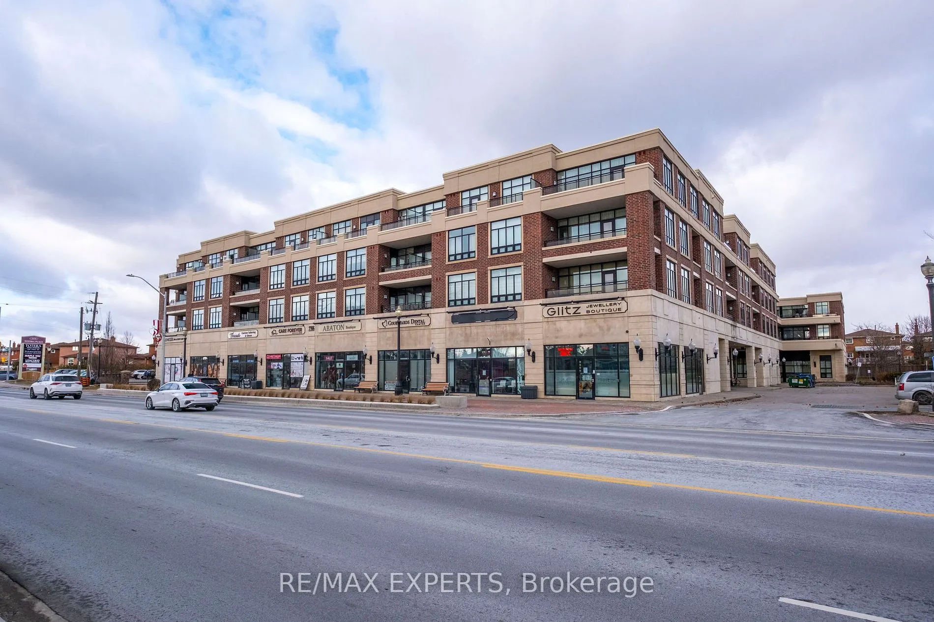 2396 Major Mackenzie Dr W, #103