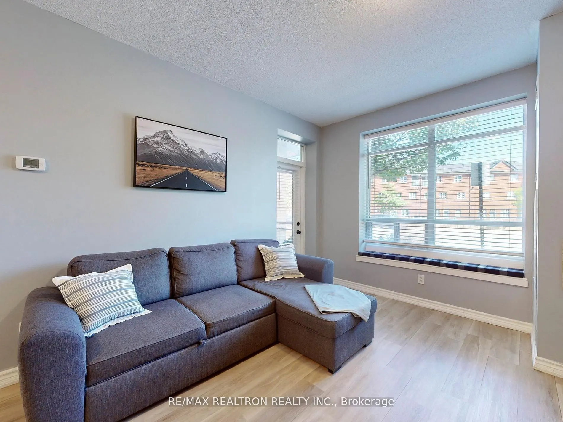 75 King William Cres, #102