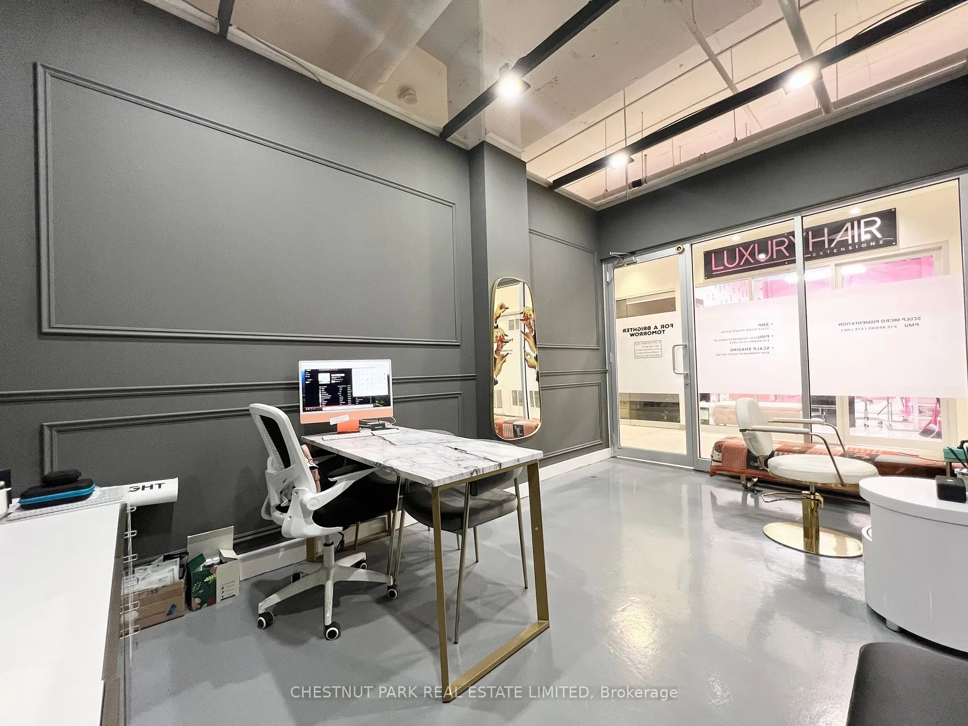 7181 Yonge Street, #207