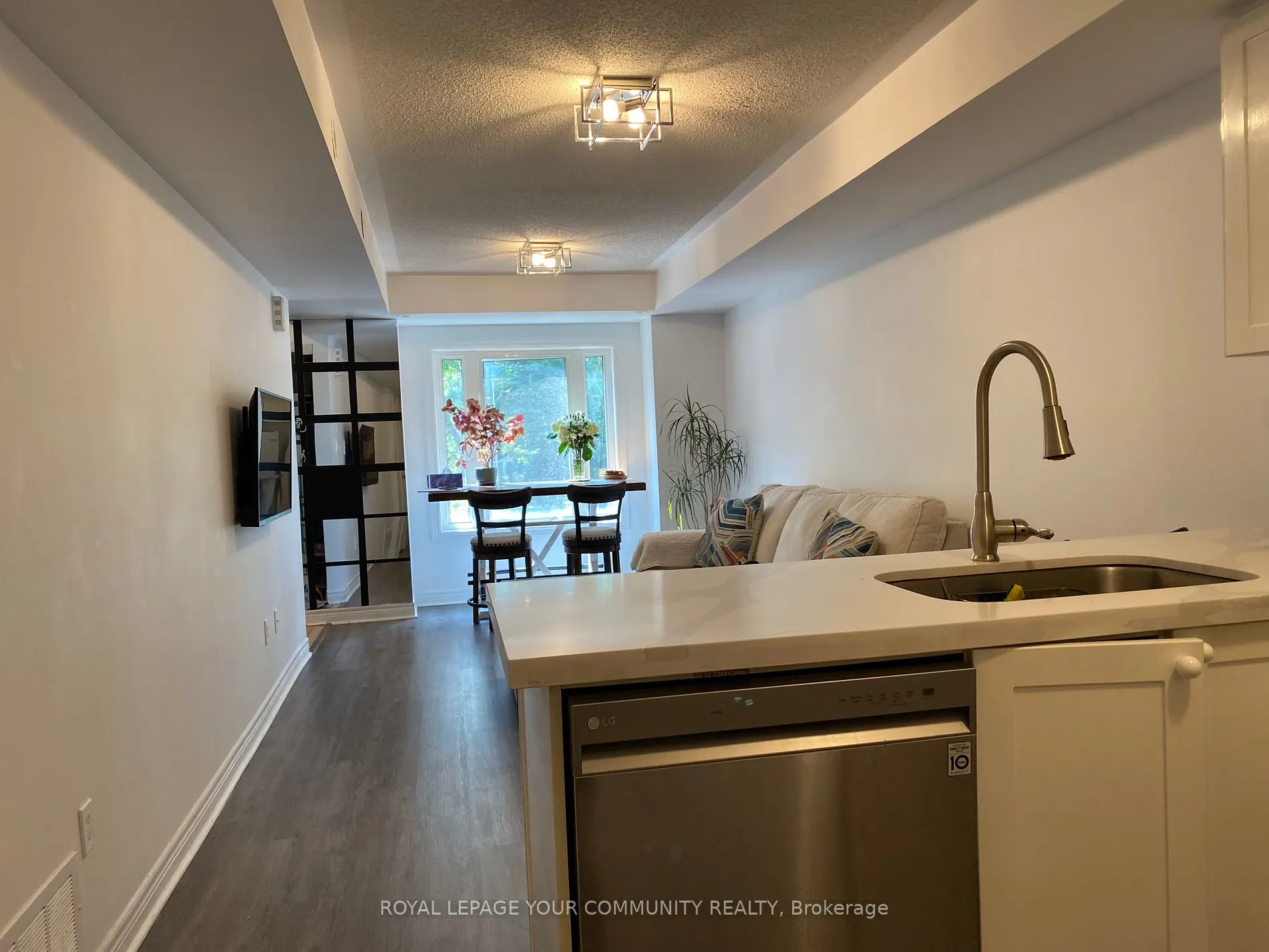 316 John St, #262