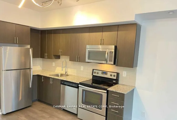 7900 Bathurst St, #814