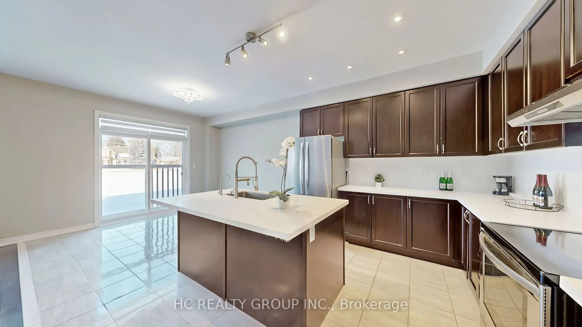 86 Robb Thompson Rd