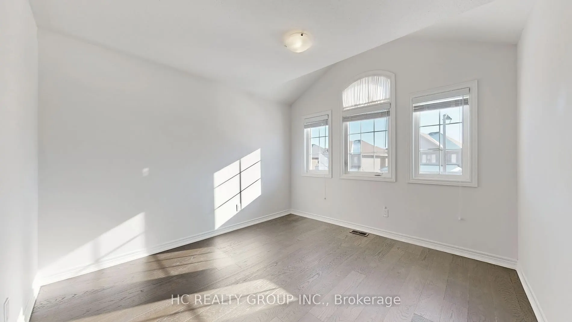 86 Robb Thompson Rd