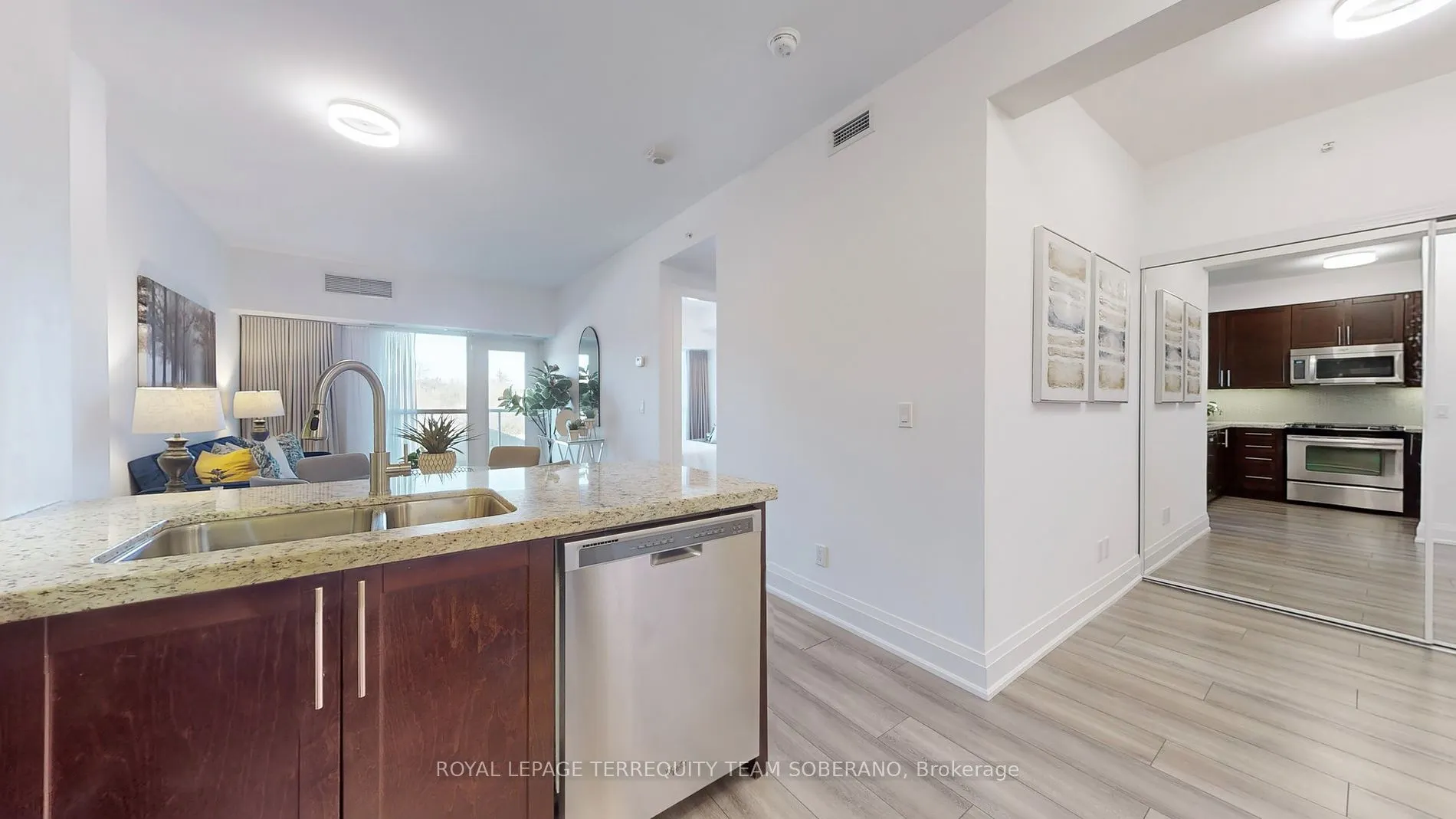 8302 Islington Ave W, #414
