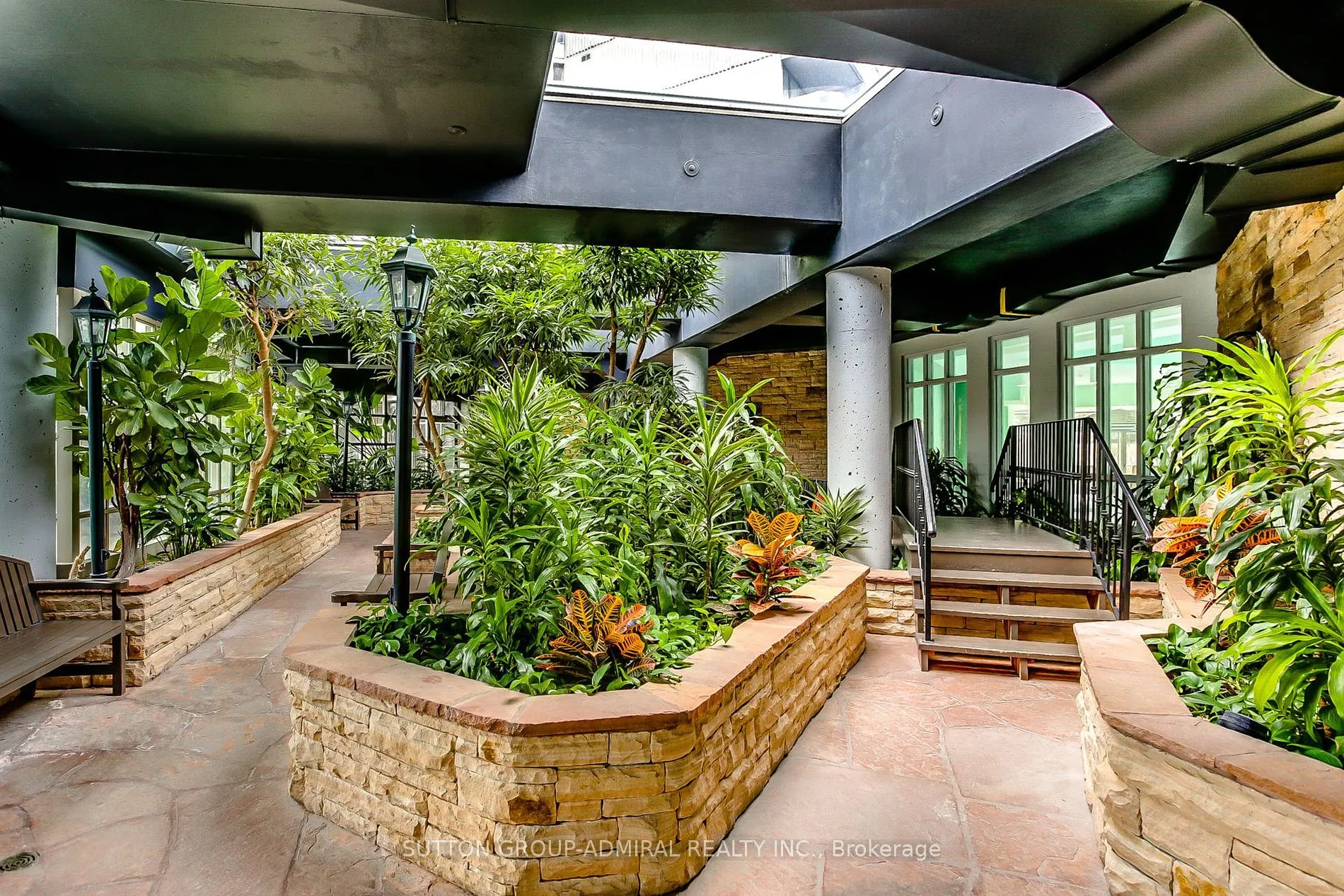 7 Townsgate Dr, #716